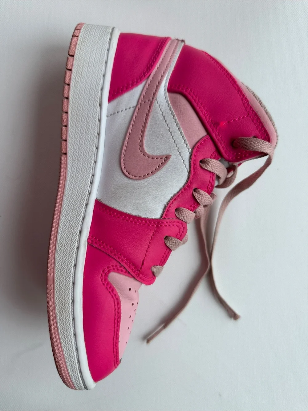 Nike Air Jordan 1 Mid Grade School 4Y white/soft pink/fierce pink Kids Sneakers